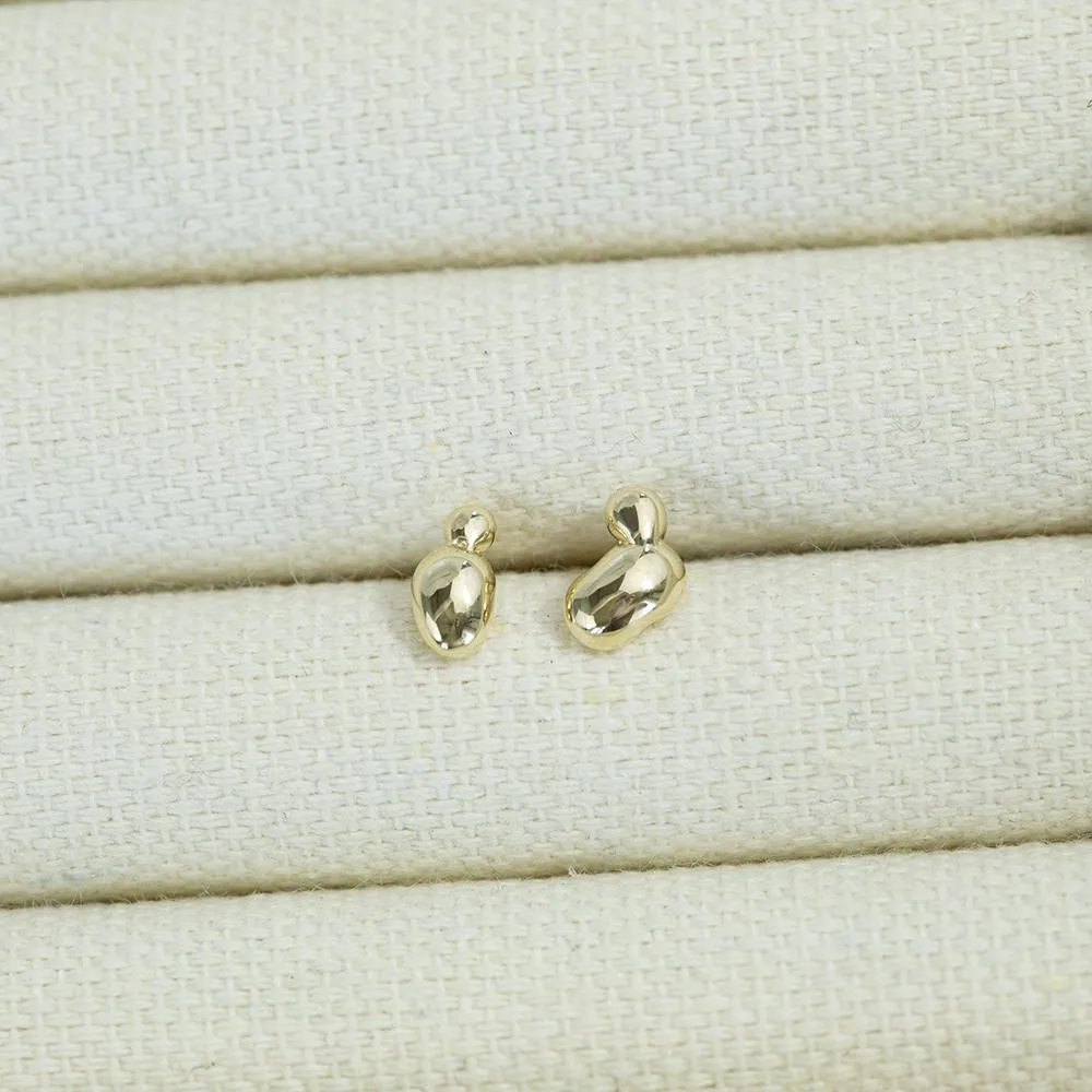 Alluvial Studs In Solid Recycled Gold