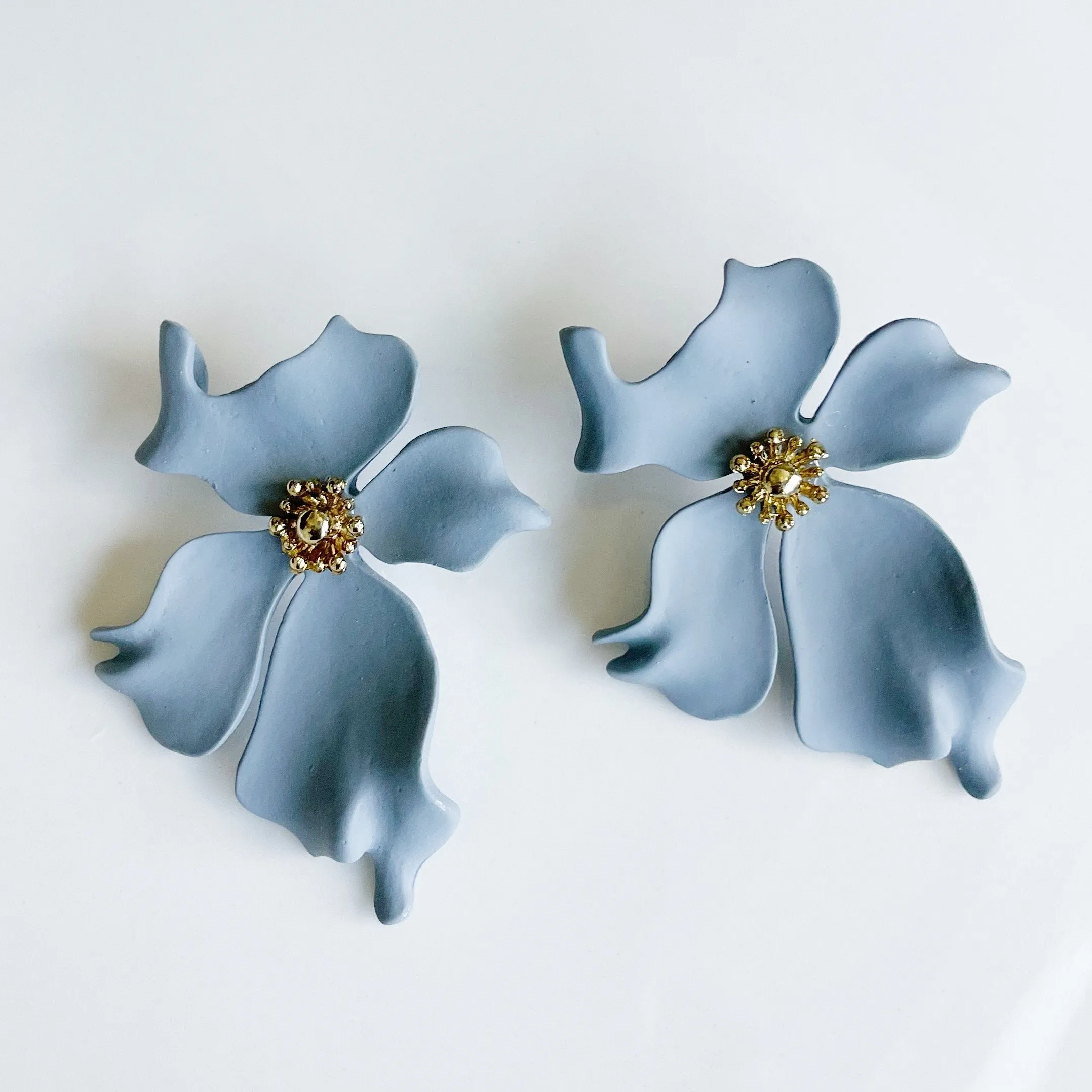 Glorious Bloom Gray Earrings