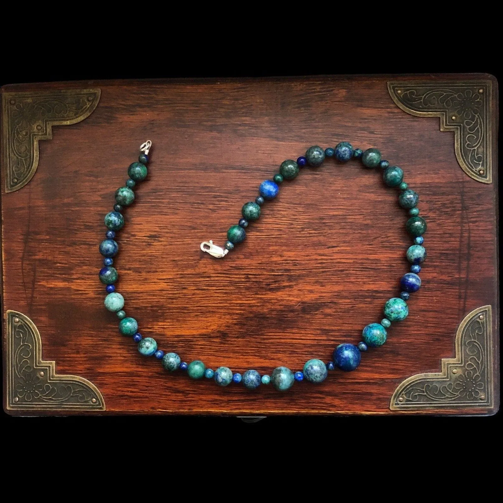 Green and Blue Lapis Lazuli Beaded Choker Necklace