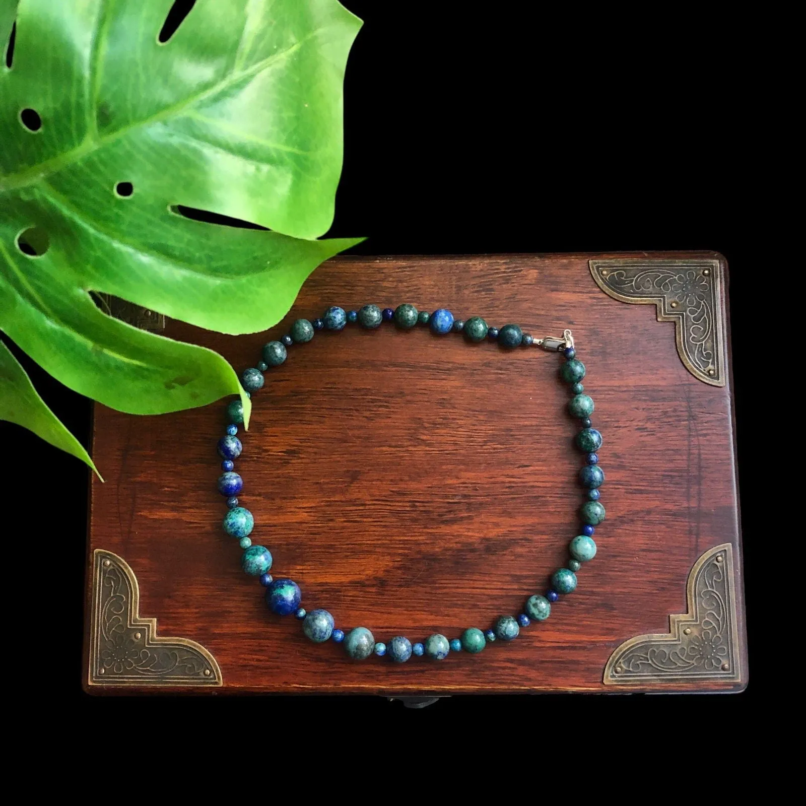 Green and Blue Lapis Lazuli Beaded Choker Necklace