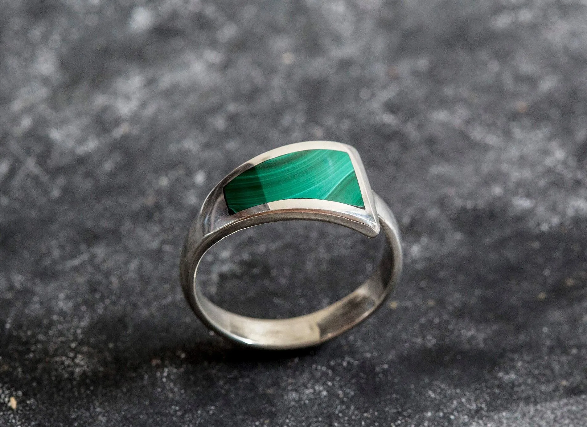 Malachite Ring - Green Horizontal Ring - Vintage Smooth Ring