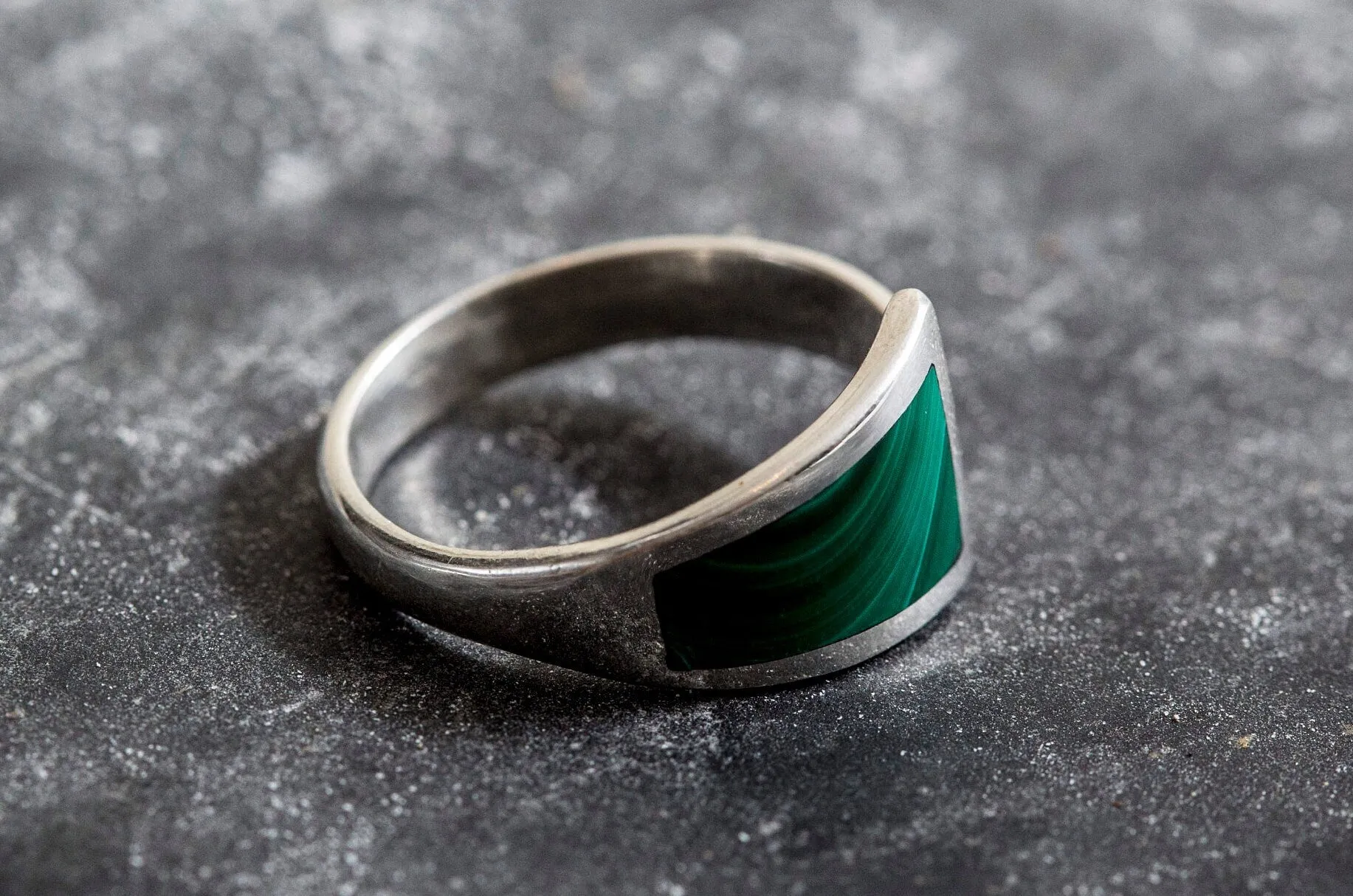 Malachite Ring - Green Horizontal Ring - Vintage Smooth Ring