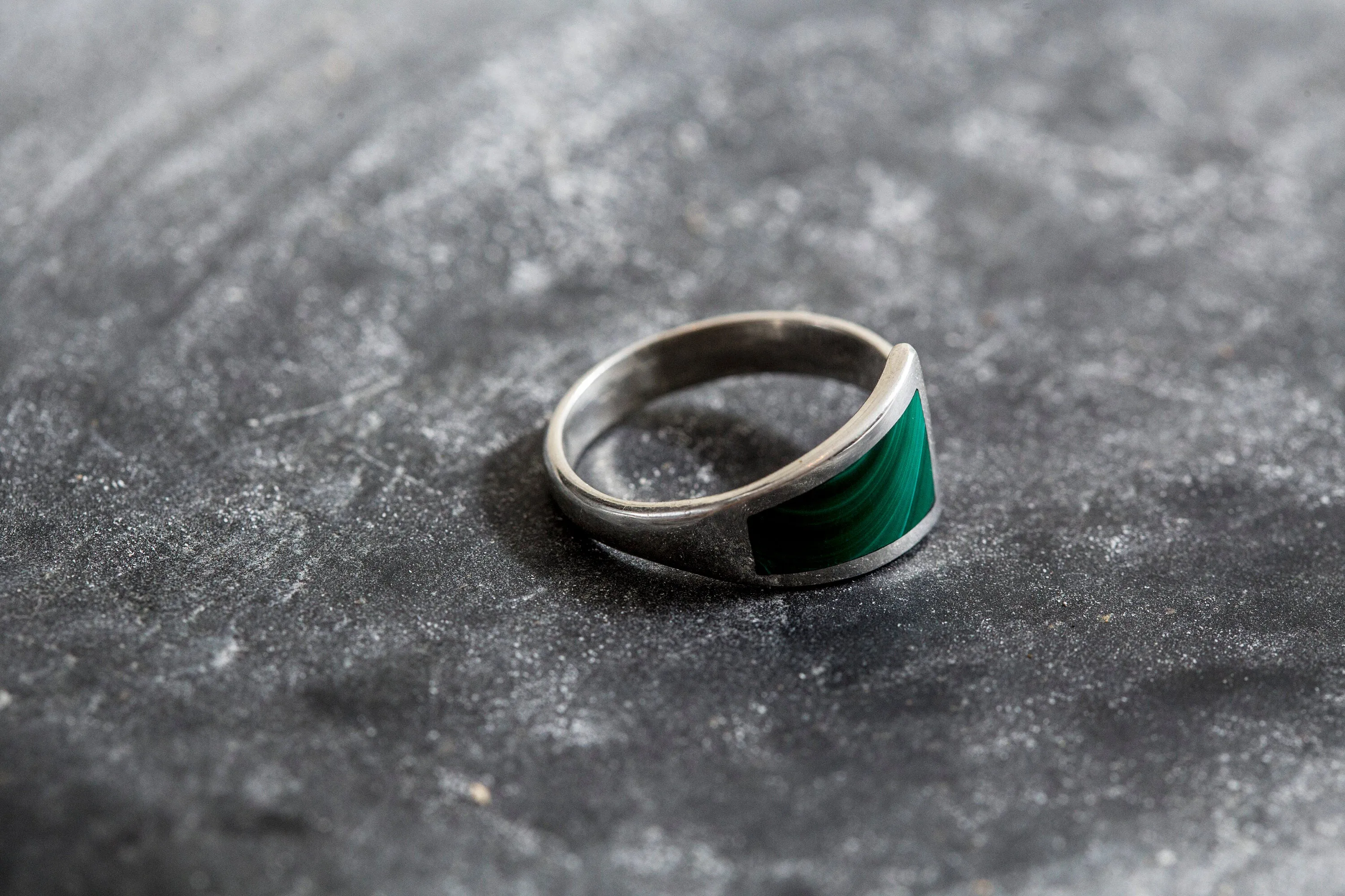 Malachite Ring - Green Horizontal Ring - Vintage Smooth Ring