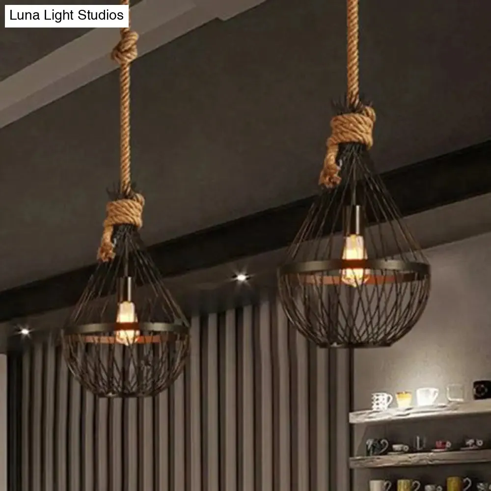 Retro Iron Pear-Shaped  Suspension Lighting with Hemp Rope in Black