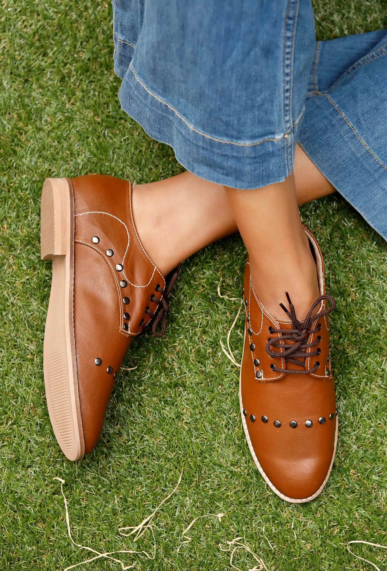 Tawny Oxford Shoes With Bullet Studs