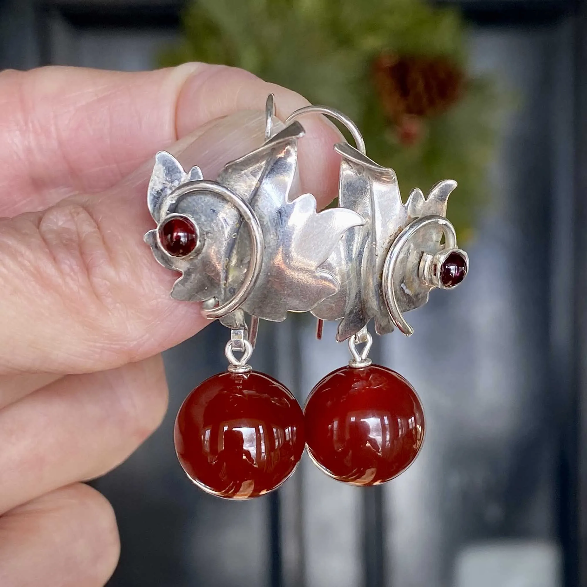 Vintage Maple Leaf Carnelian Garnet Earrings in Silver