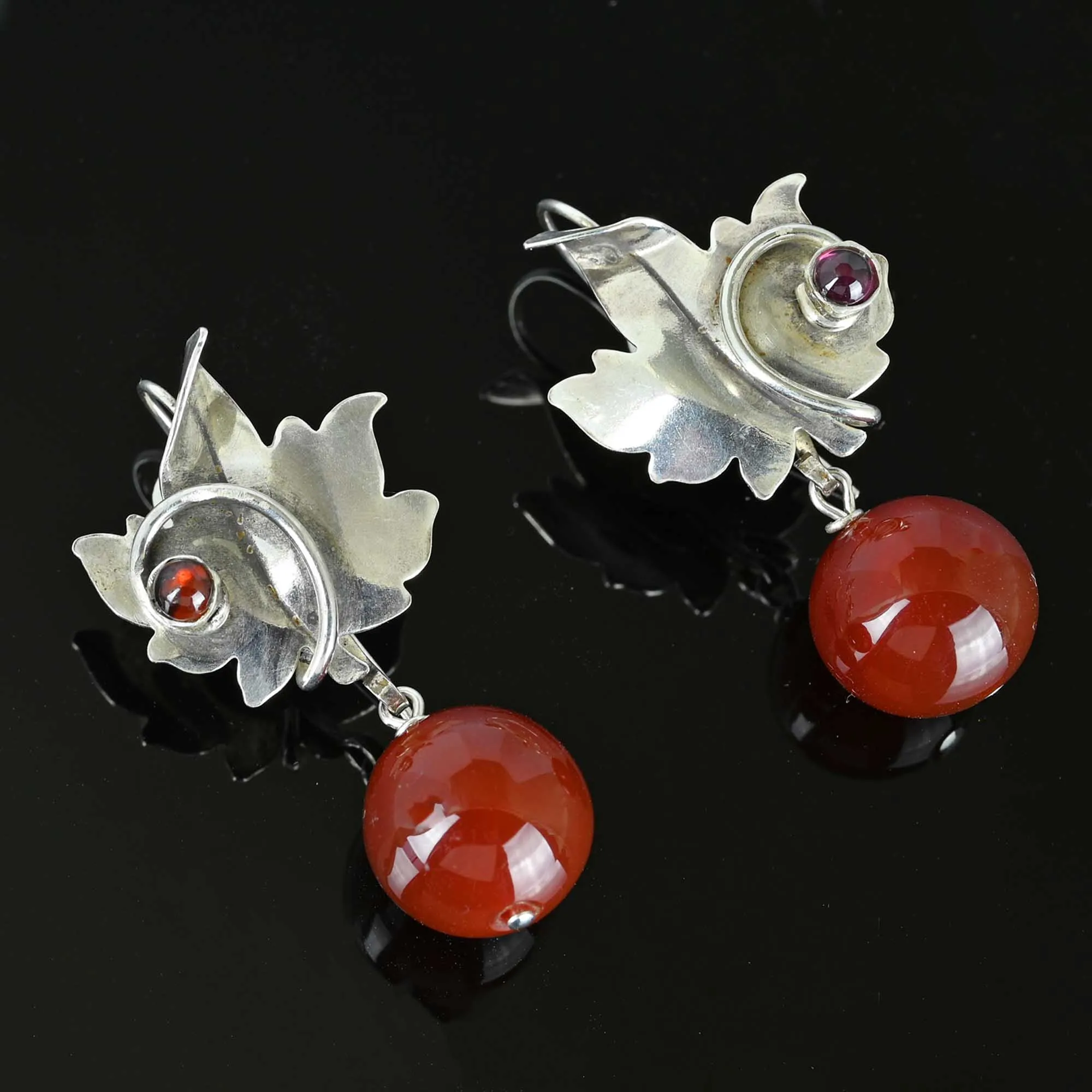 Vintage Maple Leaf Carnelian Garnet Earrings in Silver