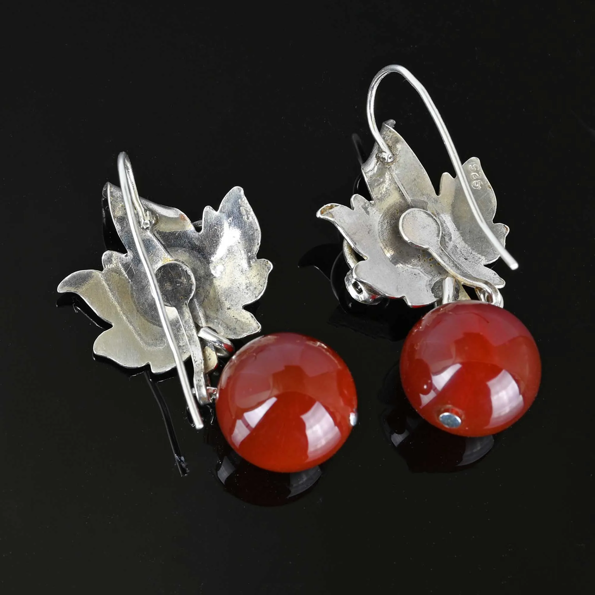 Vintage Maple Leaf Carnelian Garnet Earrings in Silver